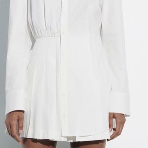 Short short dress with pleats